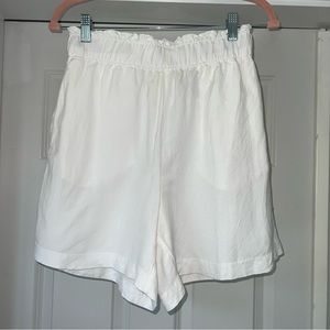 H&M white linen blend small shorts